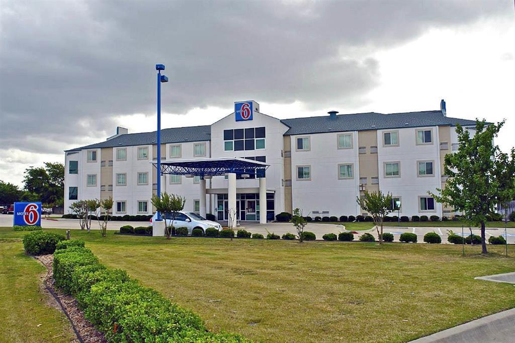 Motel 6-Benbrook, Tx - Fort Worth Bagian luar foto